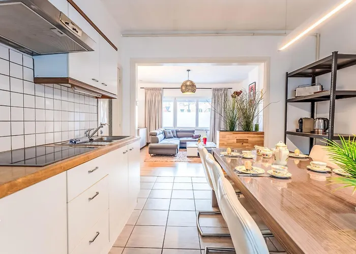 Cozy Casa With Terrace By Interhome Appartement Oostende